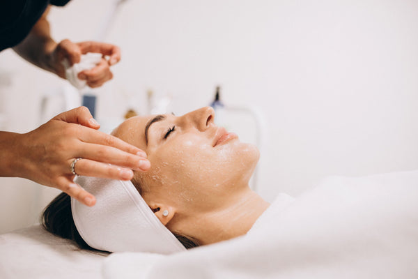 24K Golden Whitening Facial Treatment